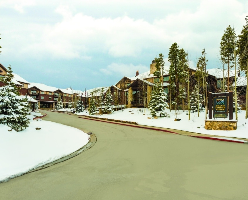 Grand Timber Lodge Property Information Breckenridge Grand Vacations Blog   Grand Timber Lodge Entrance 1025482 845x684 