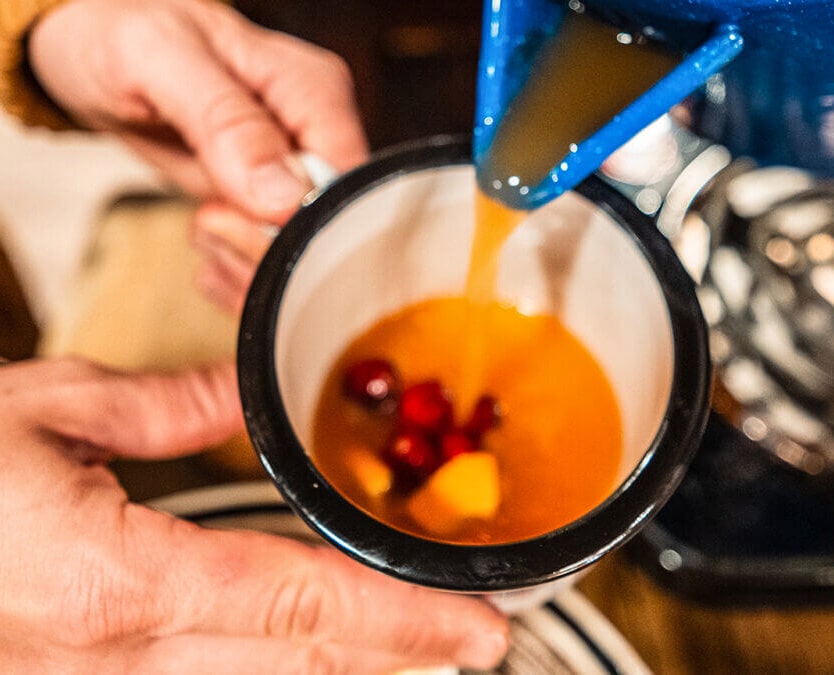 Wassail-Days-Mug-and-Wassail_Credit-Curtis-Devore_2560x864-2000x675